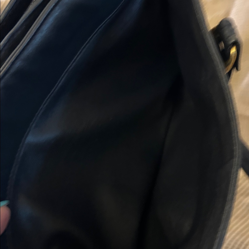 Elegant Navy Blue Leather Tote Bag - Picture 5 of 6